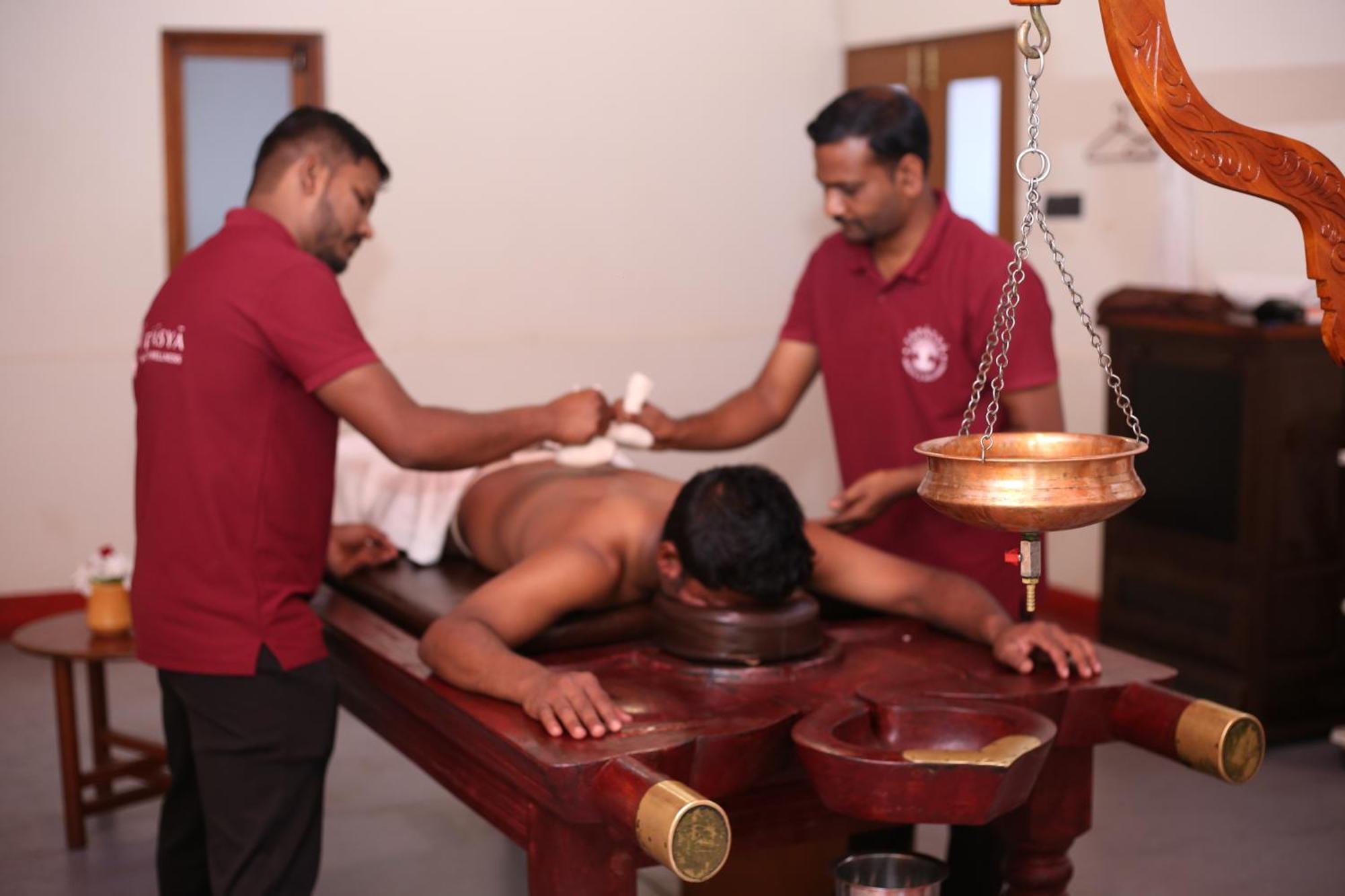 Отель Tapasya Health & Wellness Jaysingpur Экстерьер фото